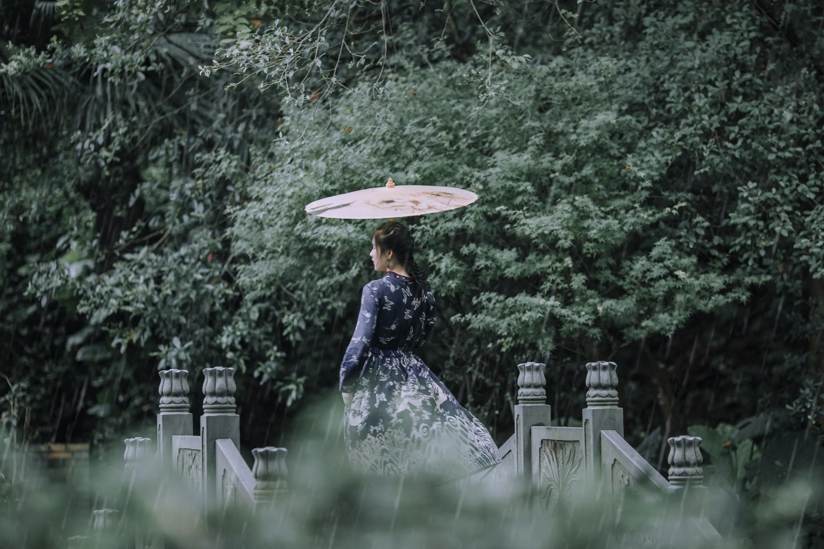 [YITUYU艺图语]2021.08.28 山雨 夏天 [31P]插图1